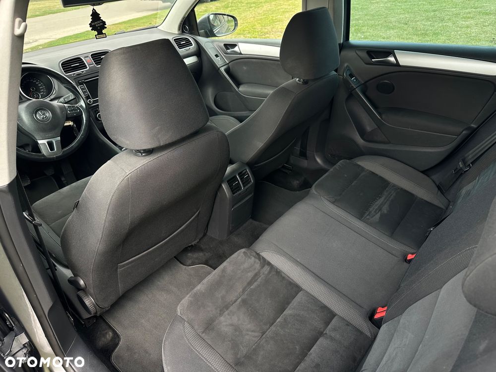 Volkswagen Golf 1.6 TDI DPF Highline - 8