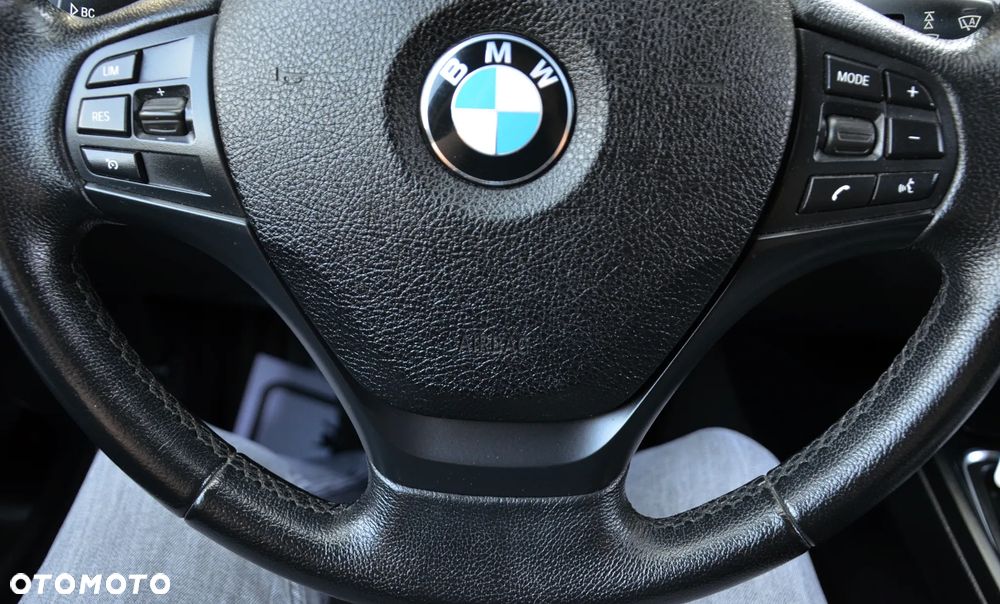 BMW Seria 3 318d DPF - 22