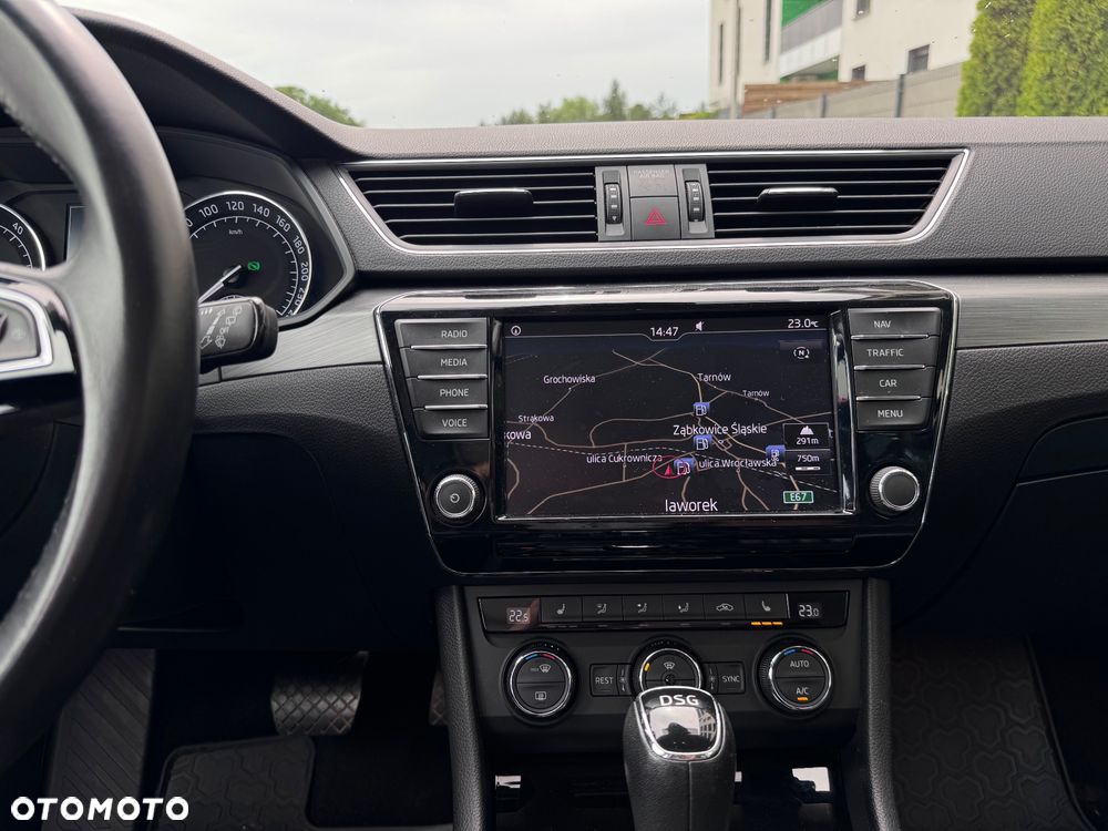 Skoda Superb 2.0 TDI L&K DSG - 9