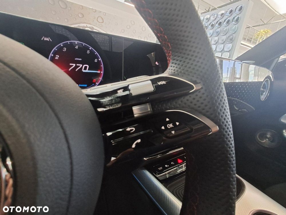Mercedes-Benz GLB - 39