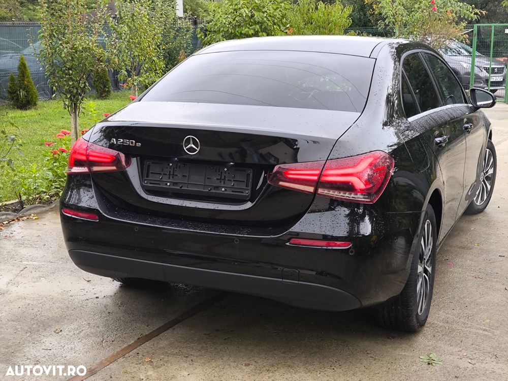 Mercedes-Benz A 250 e 8G-DCT Edition 2020 - 3