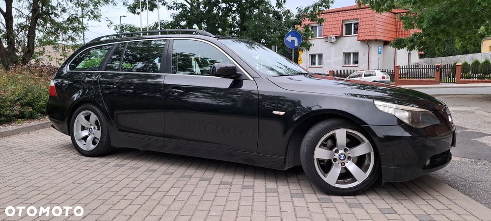 BMW Seria 5 525i - 4