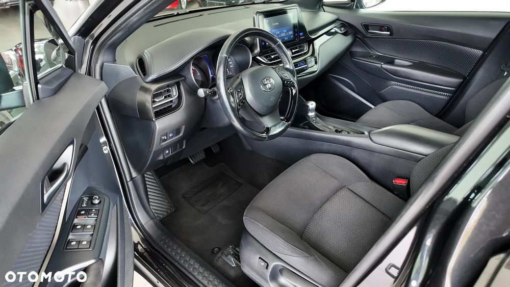 Toyota C-HR Hybrid Flow - 12