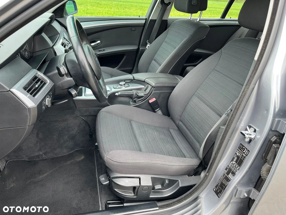 BMW Seria 5 520i - 14