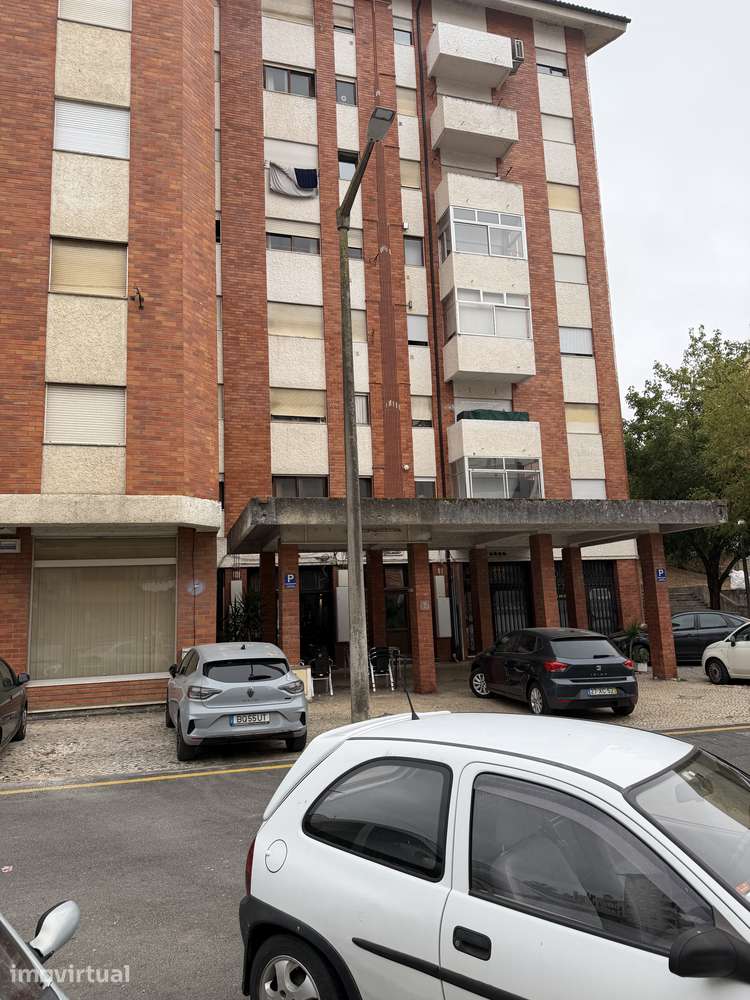 excelente apartamento T2 renovado ao estádio - Grande imagem: 2/24