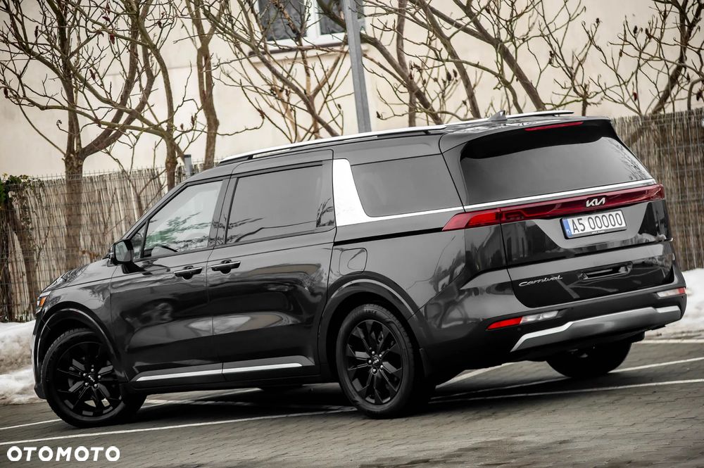 Kia Carnival - 13