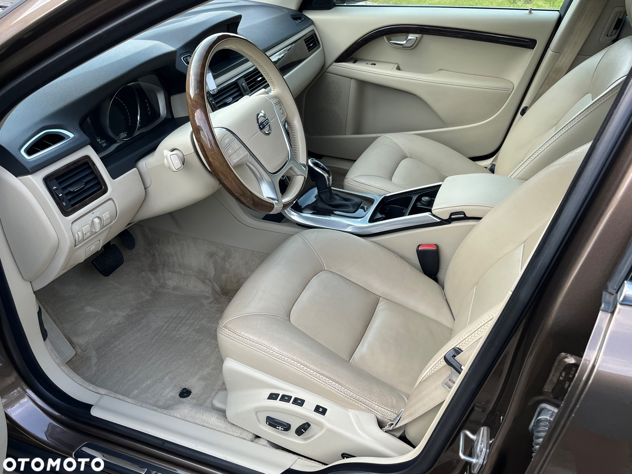 Volvo XC 70 D4 AWD Summum EU6 - 18