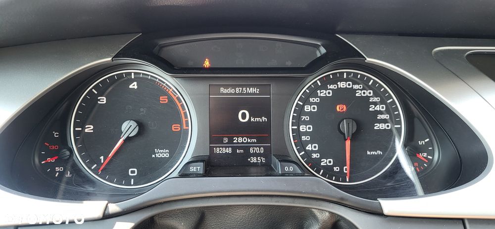 Audi A4 Limousine - 8