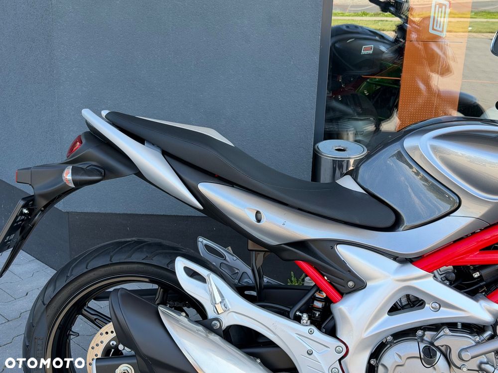 Suzuki Gladius - 10