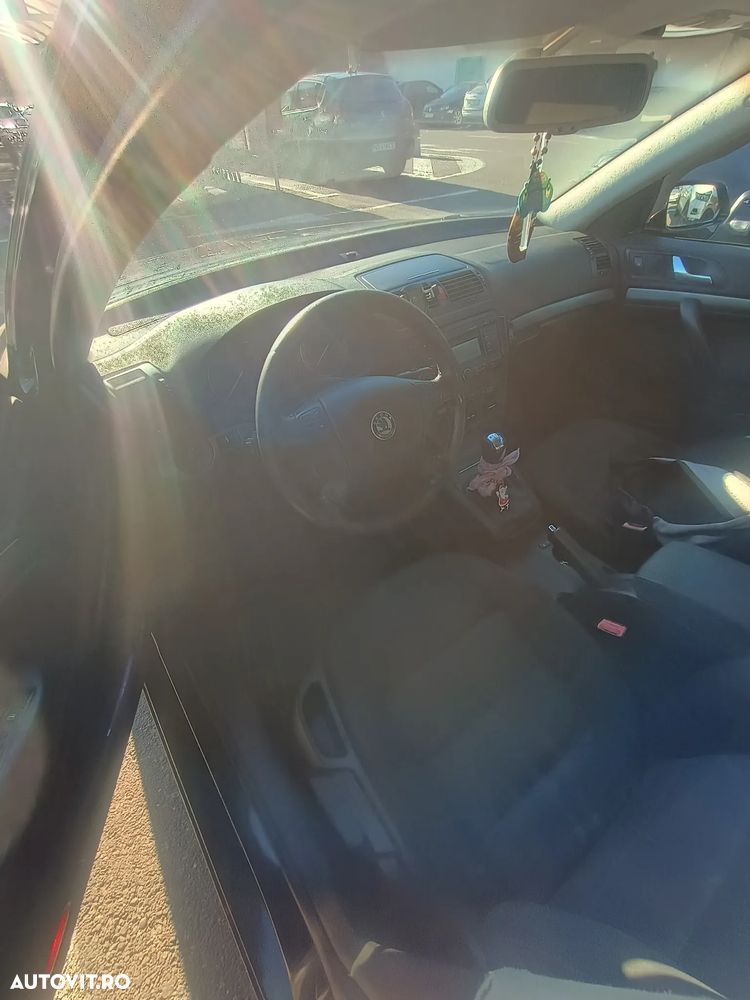 Skoda Octavia 2.0 TDI DPF Elegance - 3