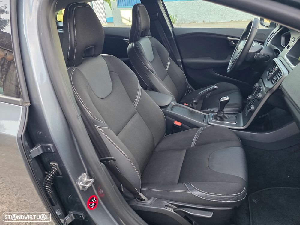 Volvo V40 2.0 D2 Momentum - 17