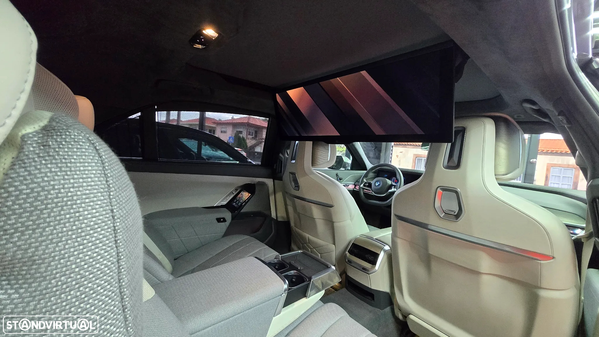 BMW i7 xDrive60 - 21