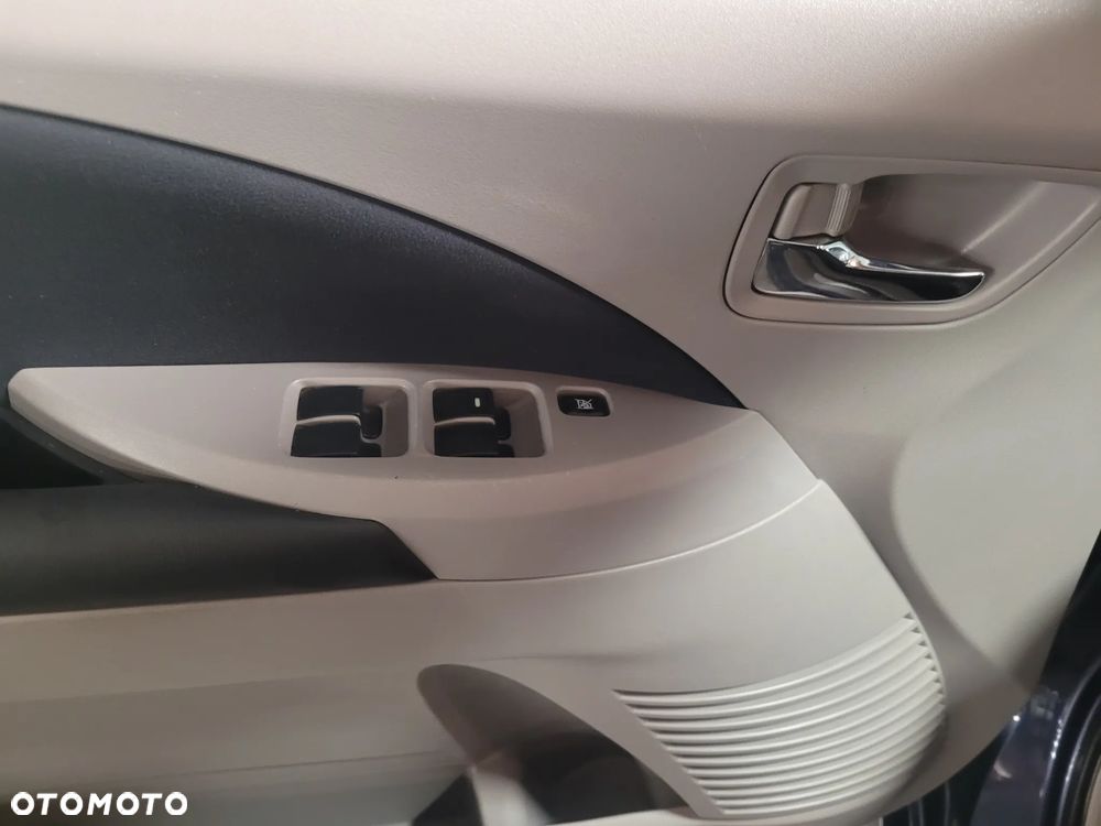 Mitsubishi Grandis 2.0 DI-D 7-Sitzer 30 Jahre - 14
