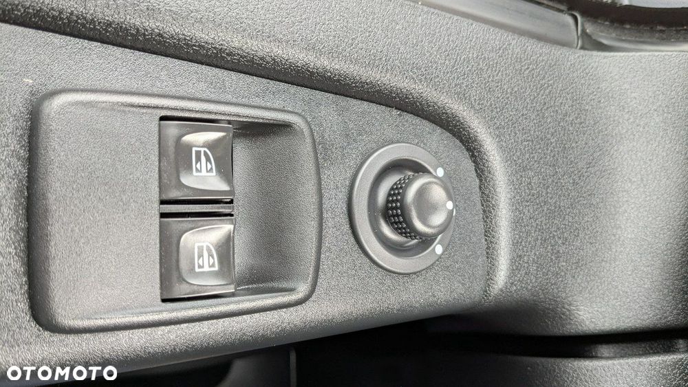 Opel Vivaro - 27