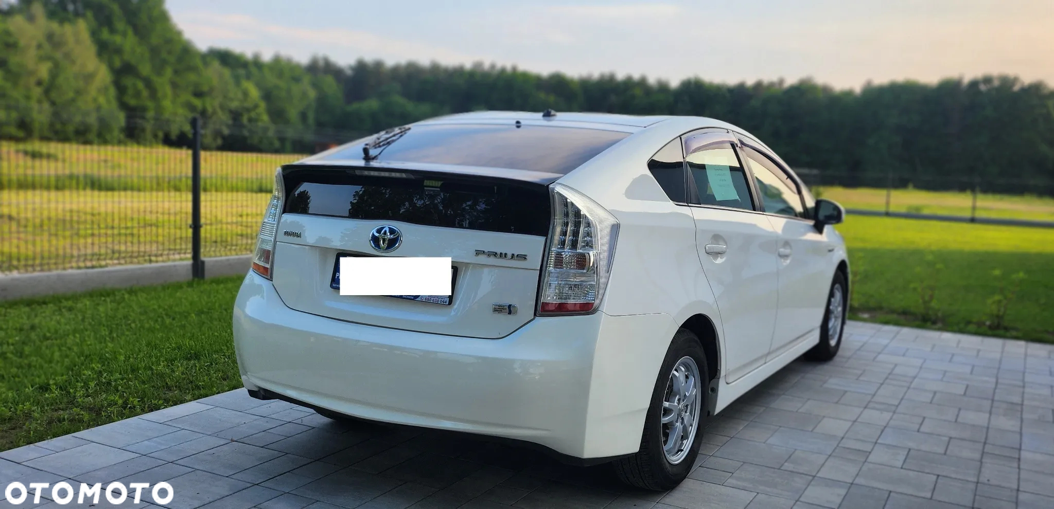 Toyota Prius (Hybrid) Comfort - 3