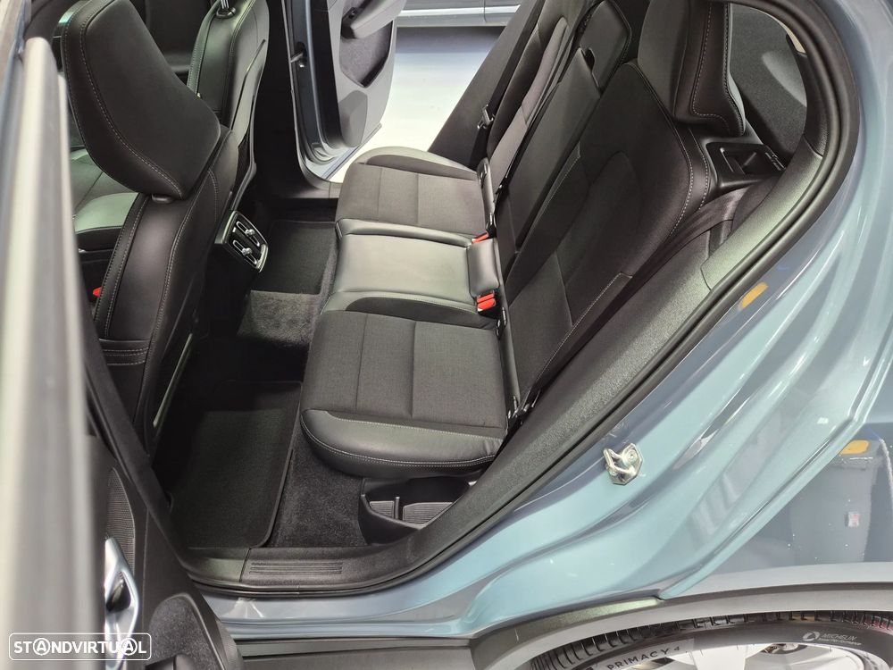 Volvo XC 40 2.0 D3 Momentum Plus - 43