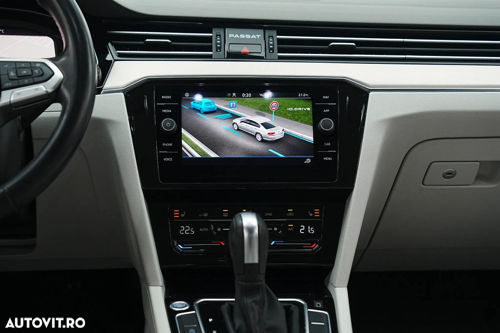 Volkswagen Passat 2.0 TDI DSG Highline - 33