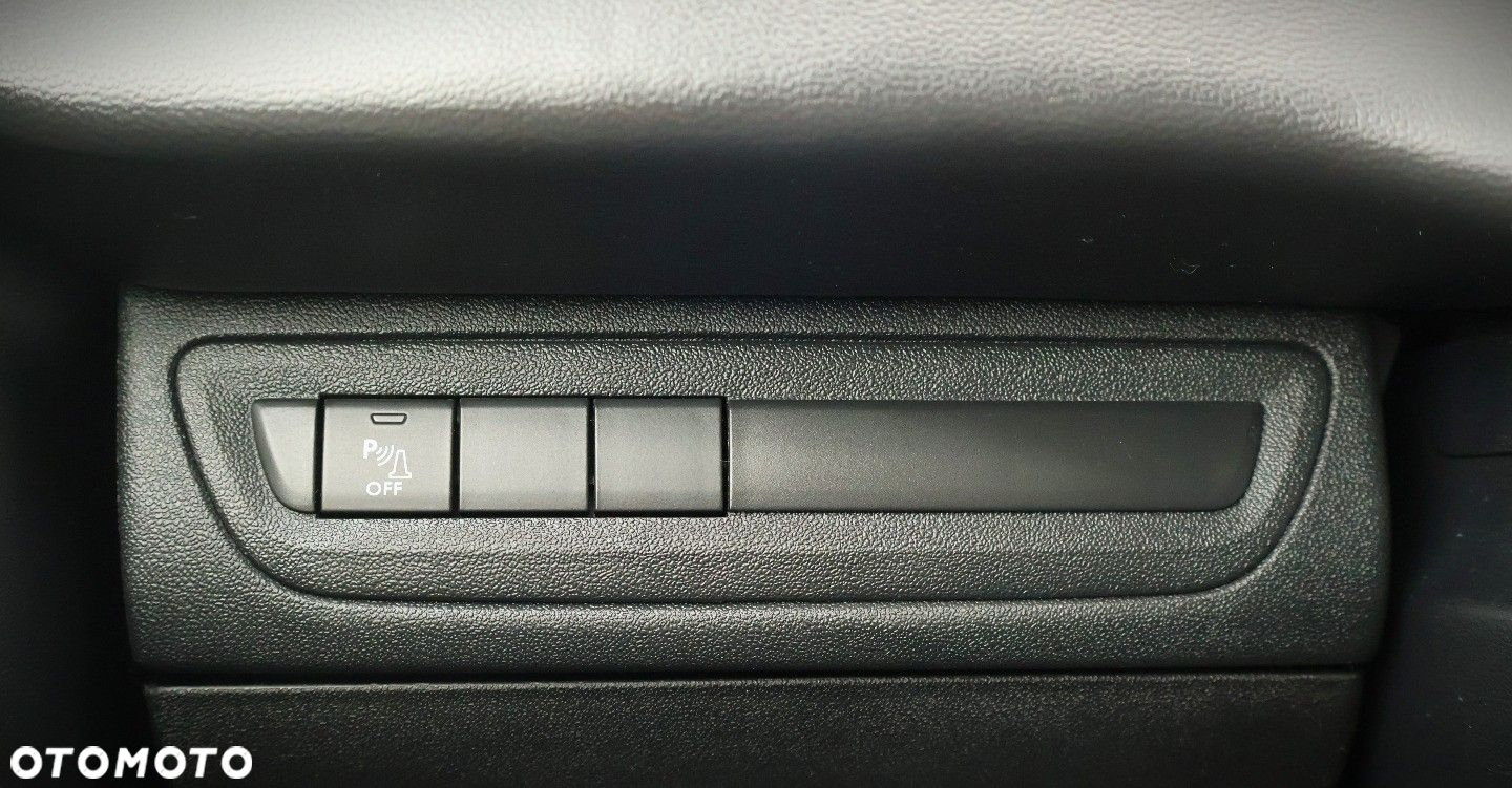 Peugeot 208 - 30