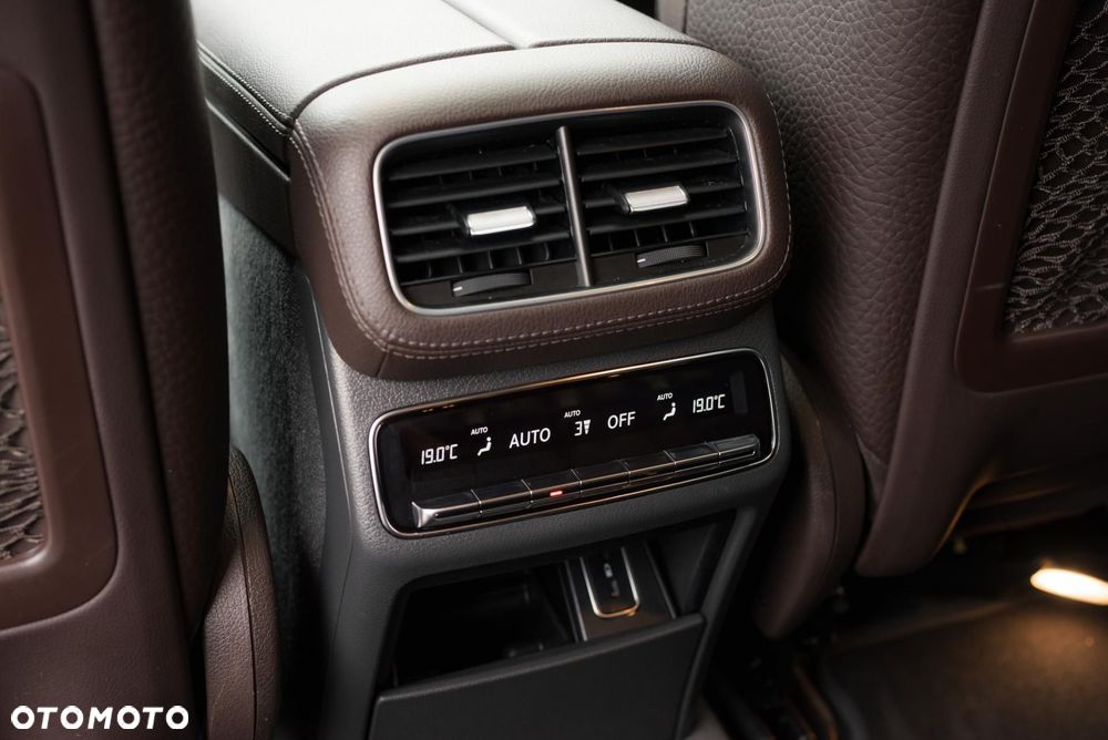 Mercedes-Benz GLS - 34