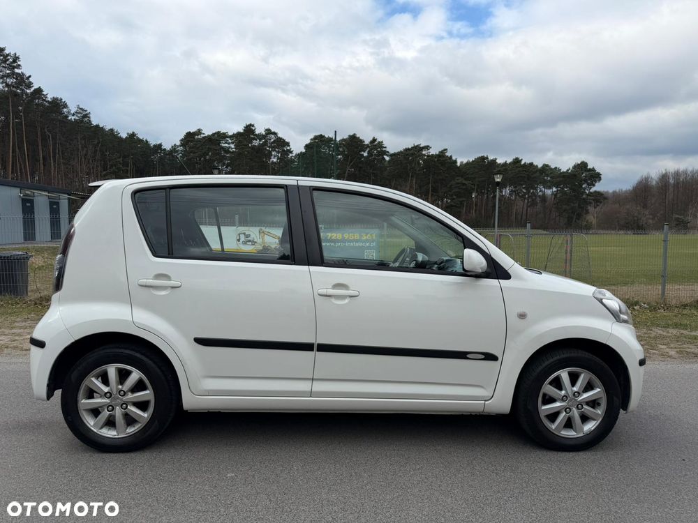 Daihatsu Sirion - 13