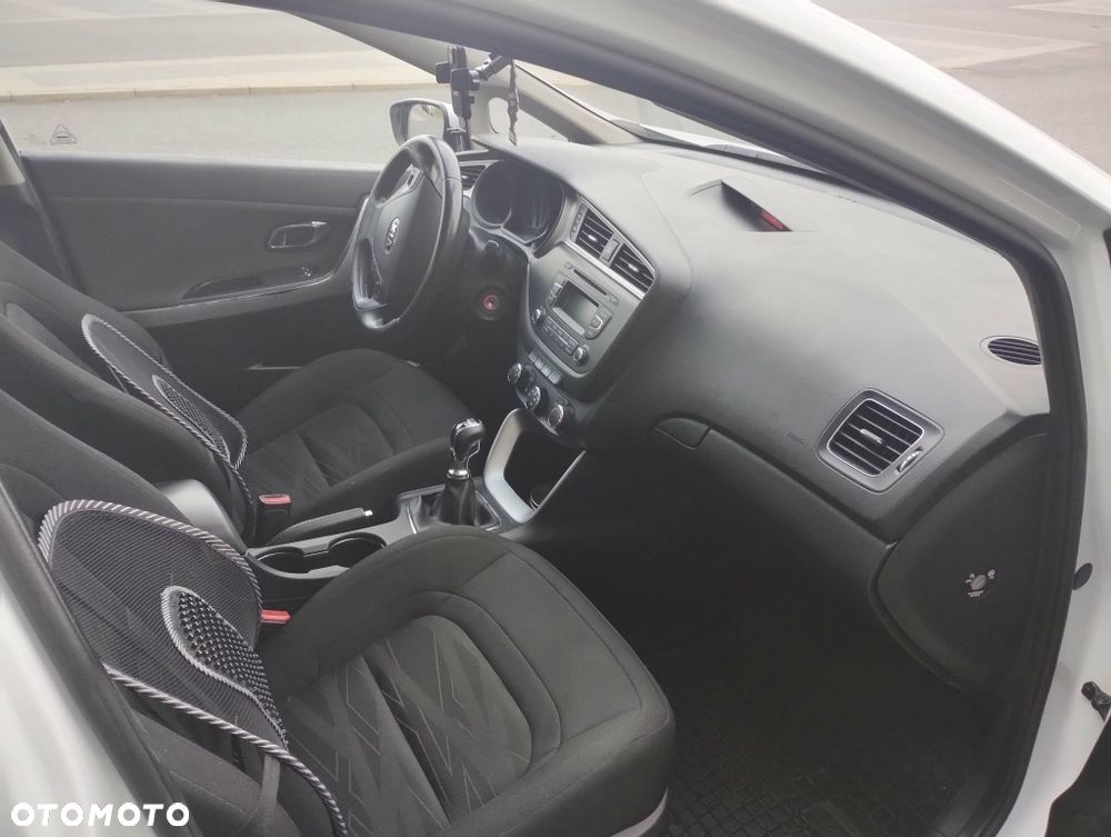 Kia Ceed - 6