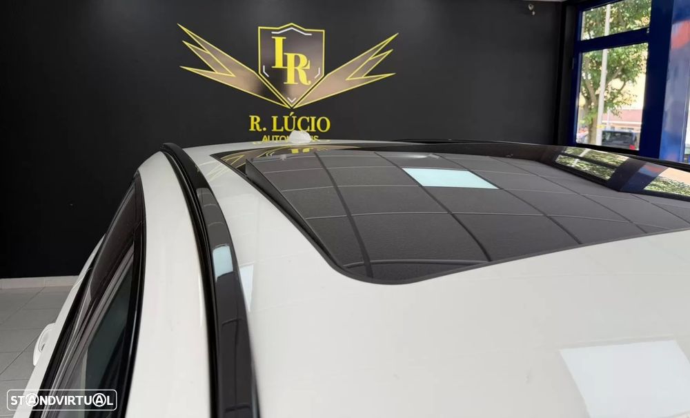BMW 330 e Pack Desportivo M Auto - 36
