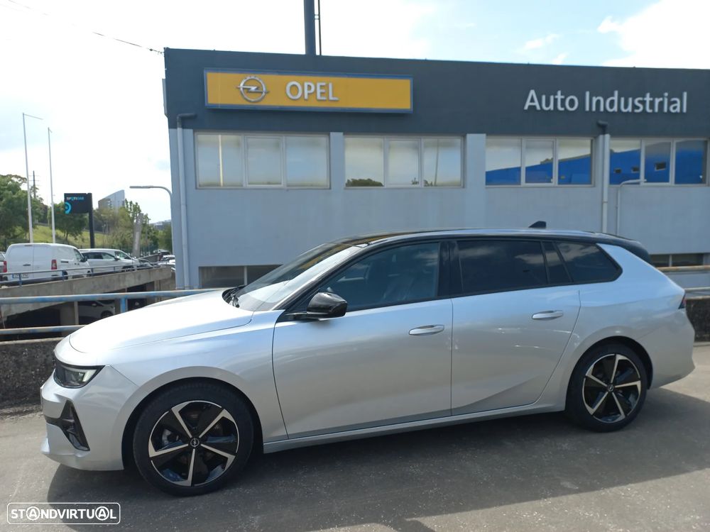 Opel Astra Sports Tourer - 1