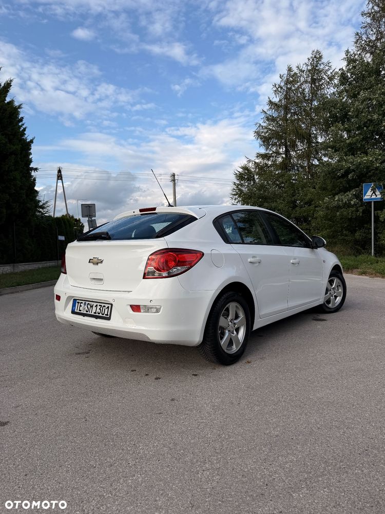 Chevrolet Cruze 1.6 LS - 24