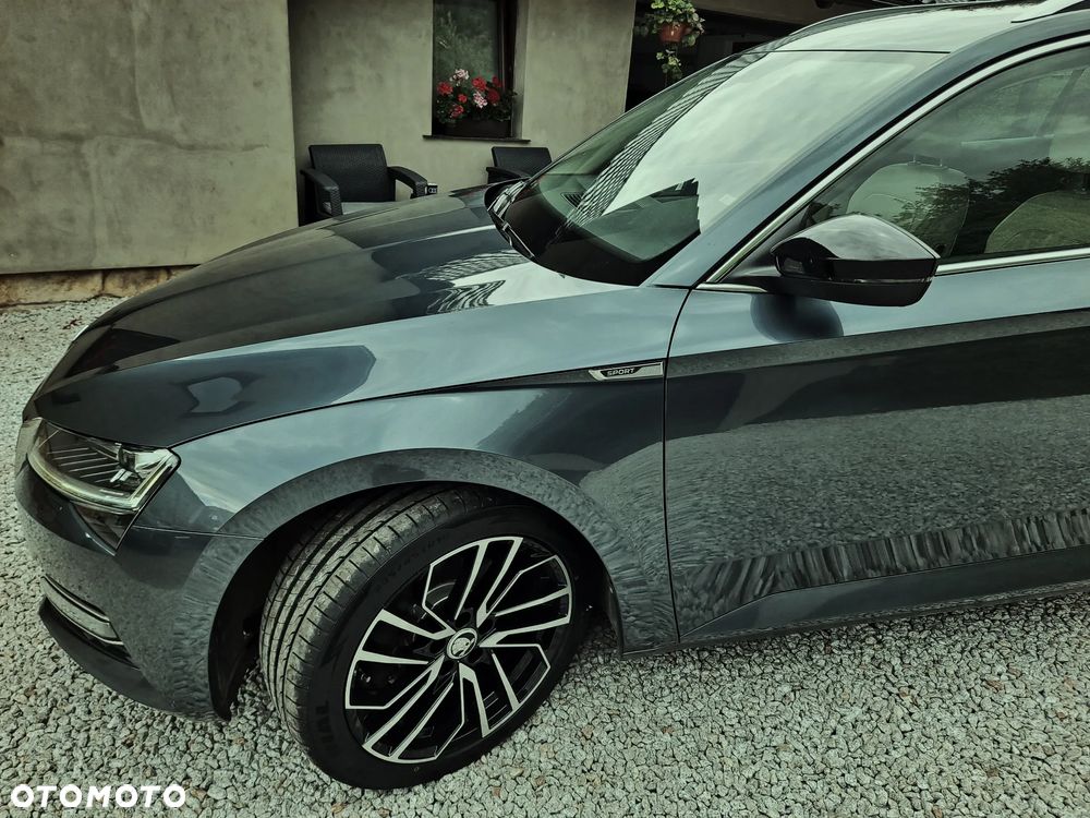 Skoda Superb Combi 2.0 TDI DSG Premium Edition - 4