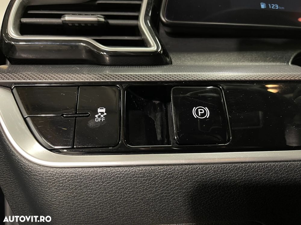 Kia Sportage 1.6 DSL MHEV 7DCT HP 4x2 Style - 26