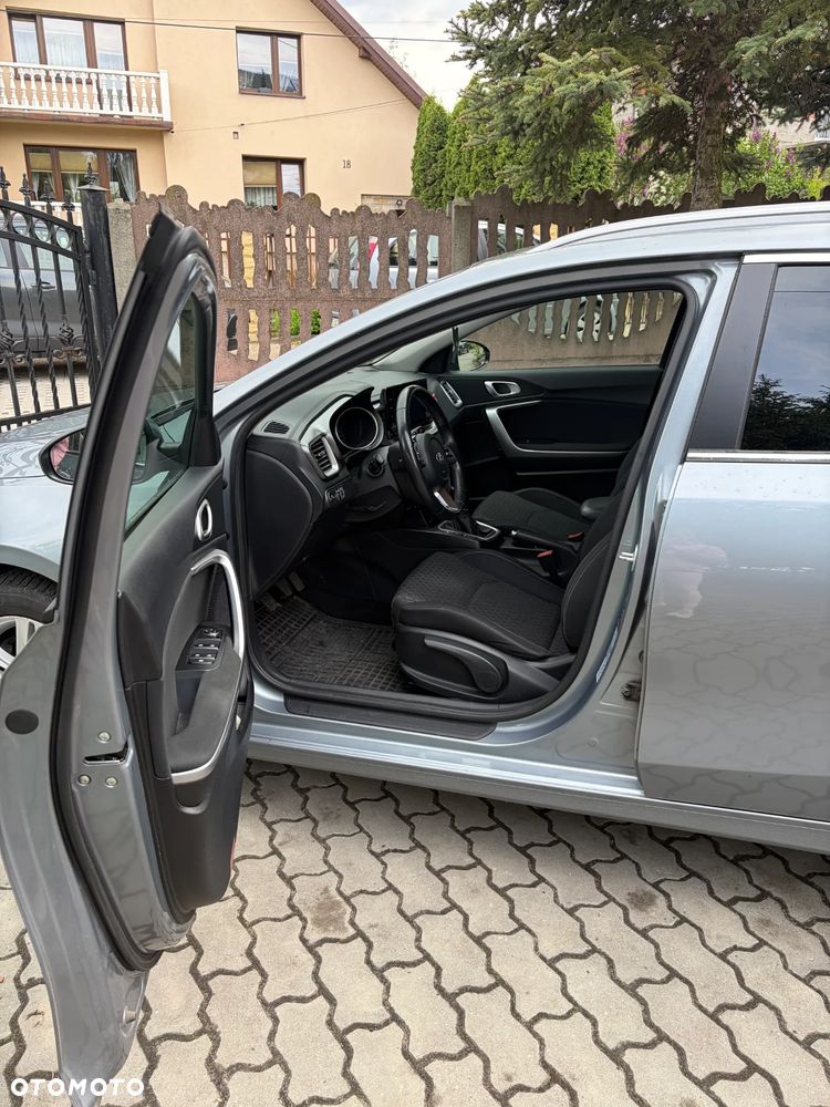 Kia Ceed 1.6 CRDi mHEV M - 7