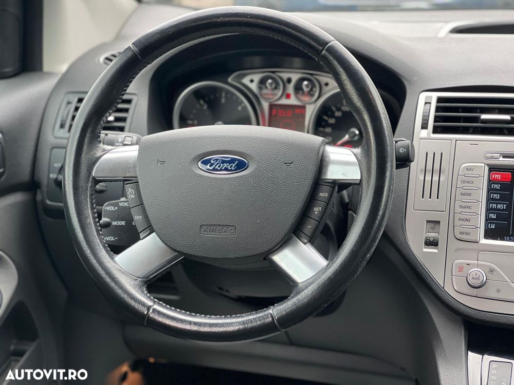 Ford Kuga 2.0 TDCi Powershift 4WD Titanium - 12