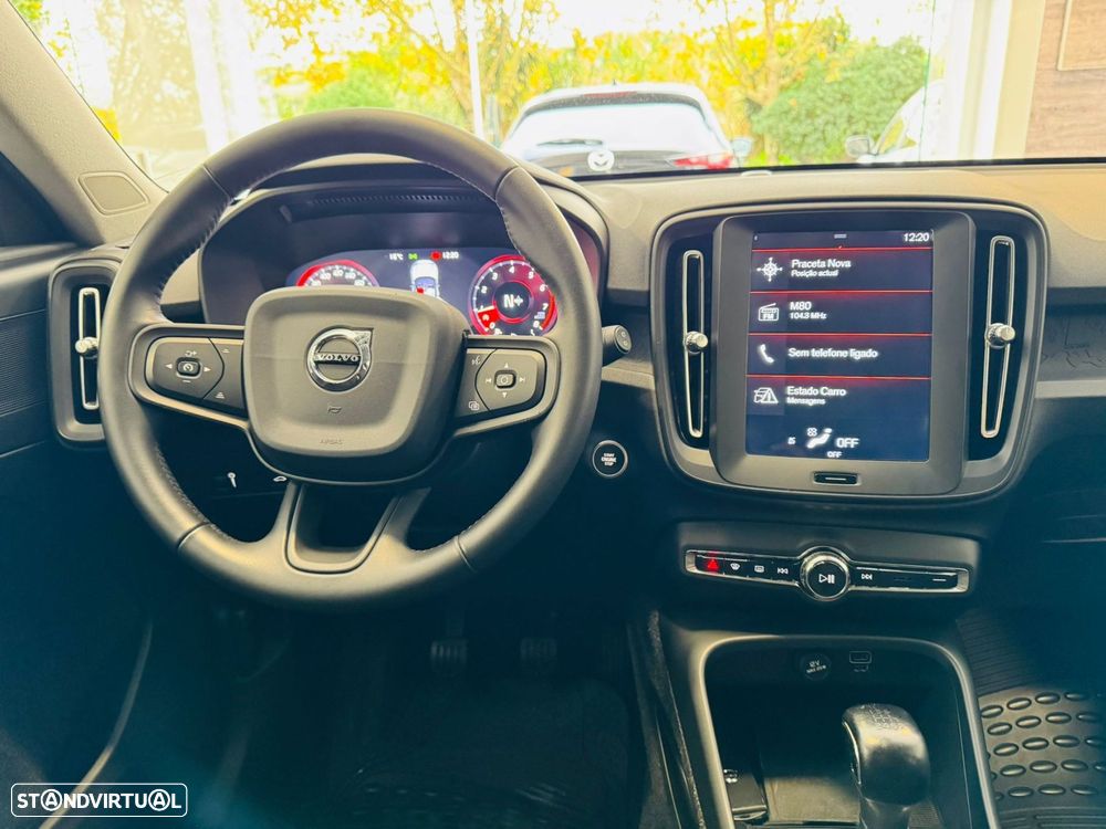 Volvo XC 40 1.5 T3 Momentum Plus - 10