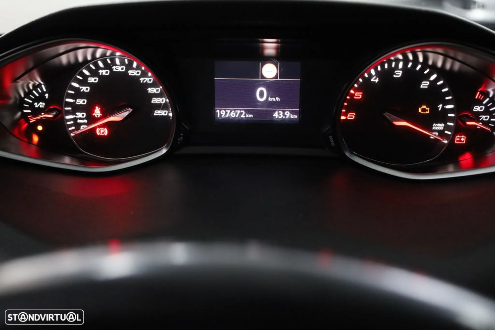 Peugeot 308 SW BlueHDi 100 Stop & Start Nível 1 Business-Line - 16