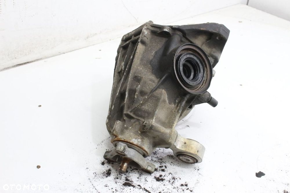 MERCEDES W205 MOST DYFERENCJAŁ 1.6 CDI 2053506909 - 9