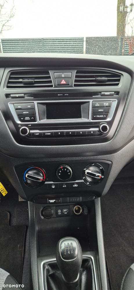 Hyundai i20 1.2 Trend - 26