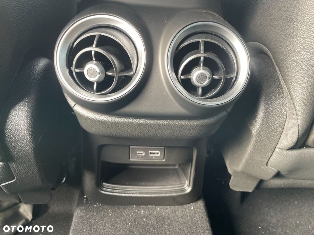 Alfa Romeo Stelvio - 16