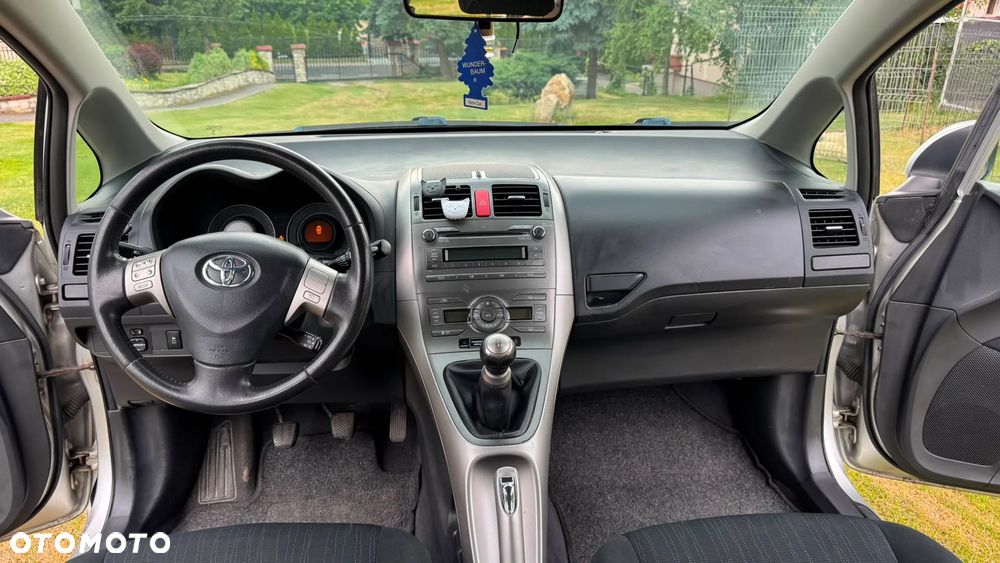 Toyota Auris 1.6 VVT-i Team - 11