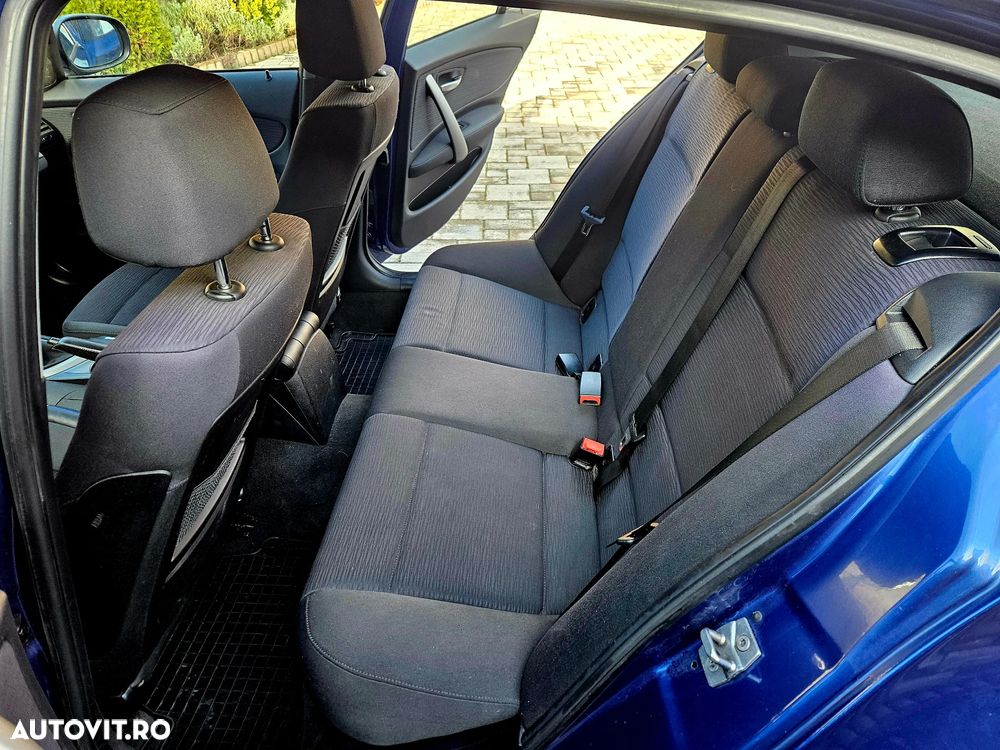 BMW Seria 1 118d DPF - 12