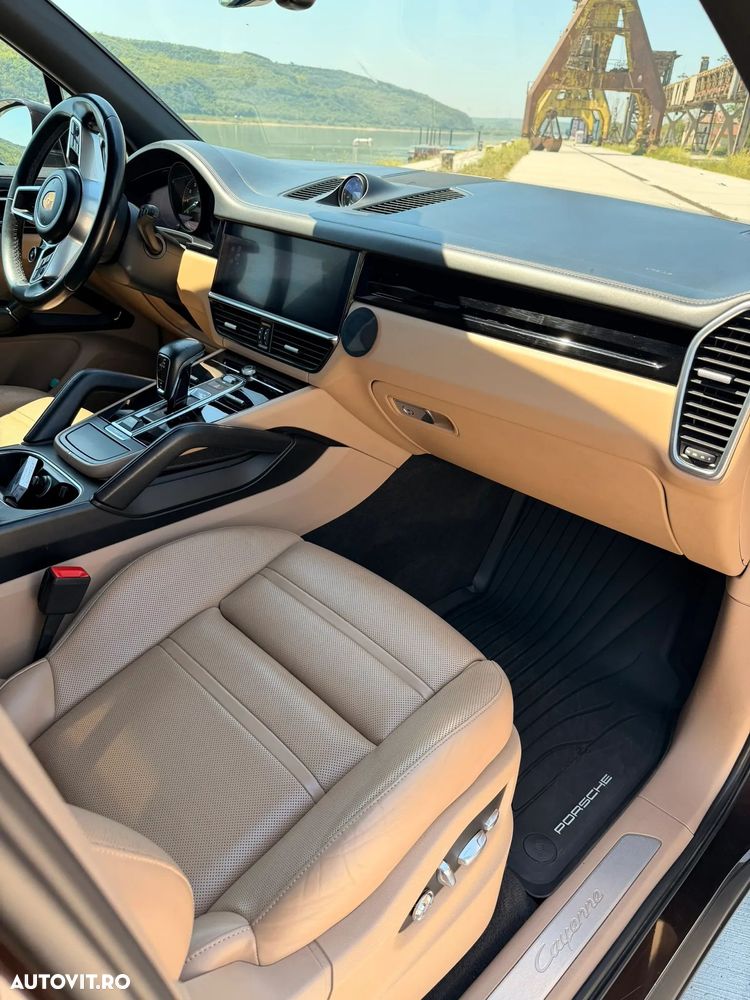 Porsche Cayenne - 29