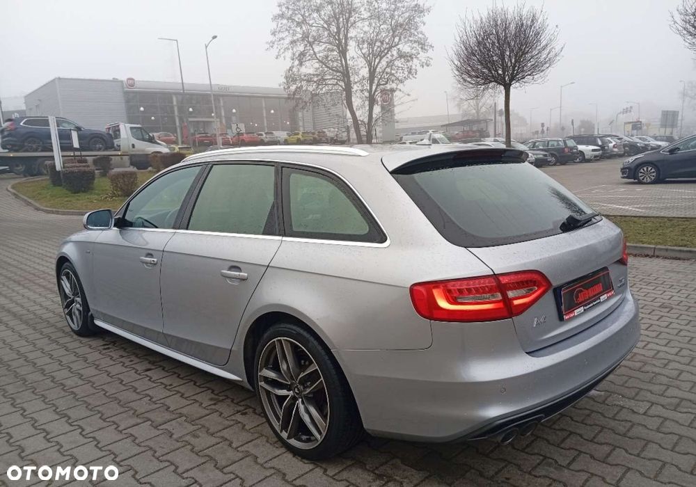 Audi A4 Avant - 11
