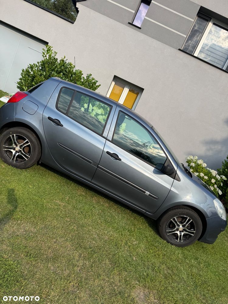 Renault Clio 1.2 16V All Inclusive - 4