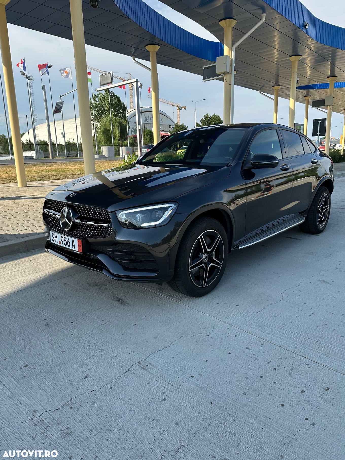 Mercedes-Benz GLC Coupe 300 e 4Matic 9G-TRONIC AMG Line Plus - 3
