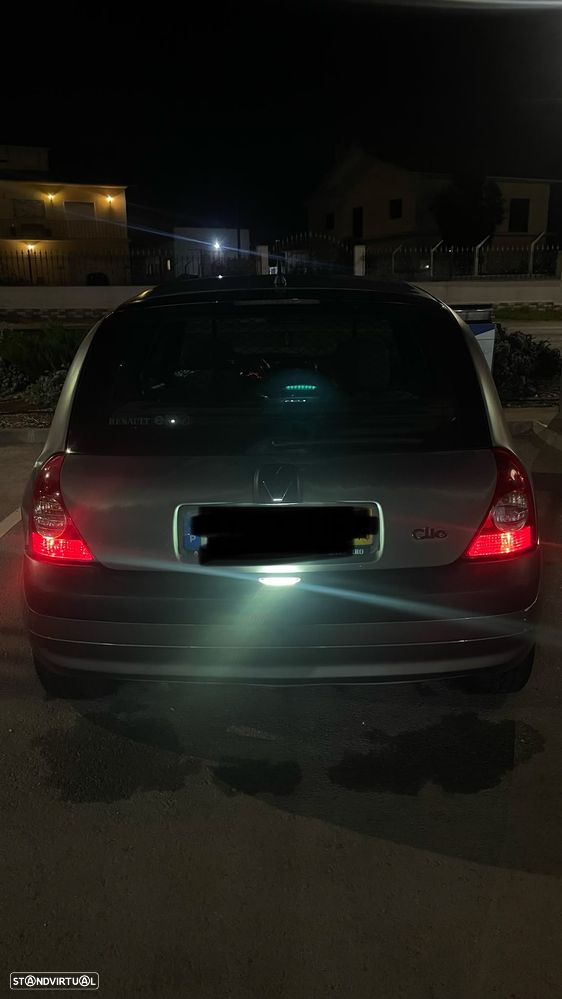 Renault Clio - 22