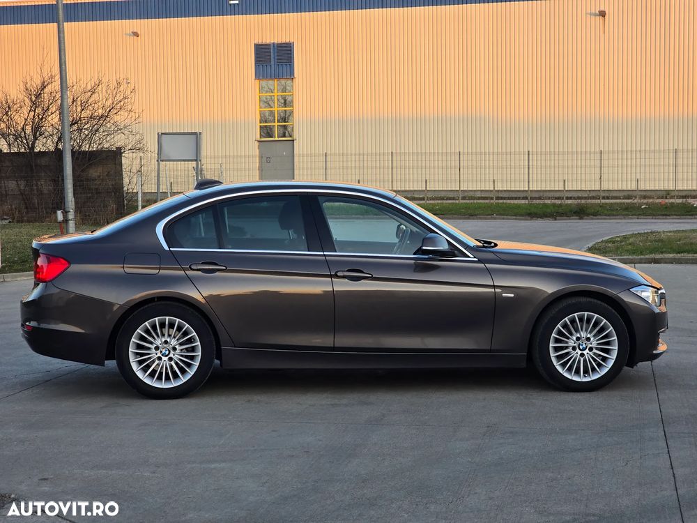 BMW Seria 3 320d Aut. Luxury Line - 11