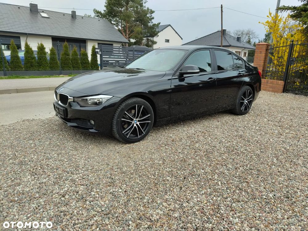 BMW Seria 3 318d Sport Line - 19