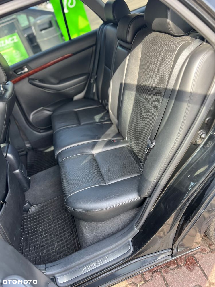 Toyota Avensis 2.4 VVT-i Prestige - 3