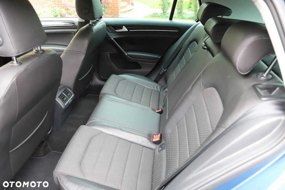 Volkswagen Golf - 15