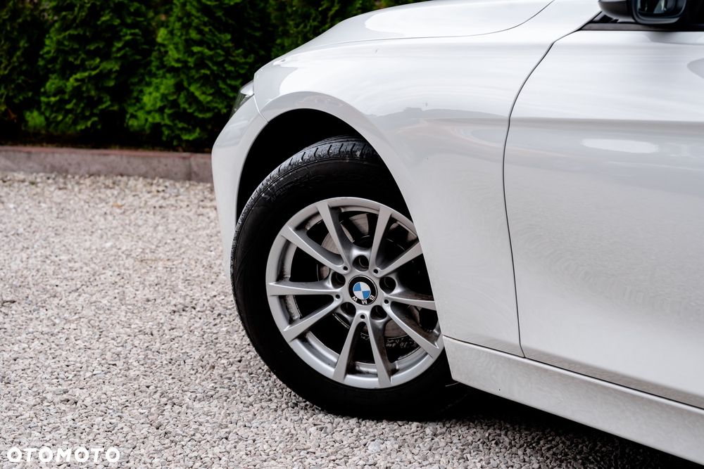 BMW Seria 3 316d - 15