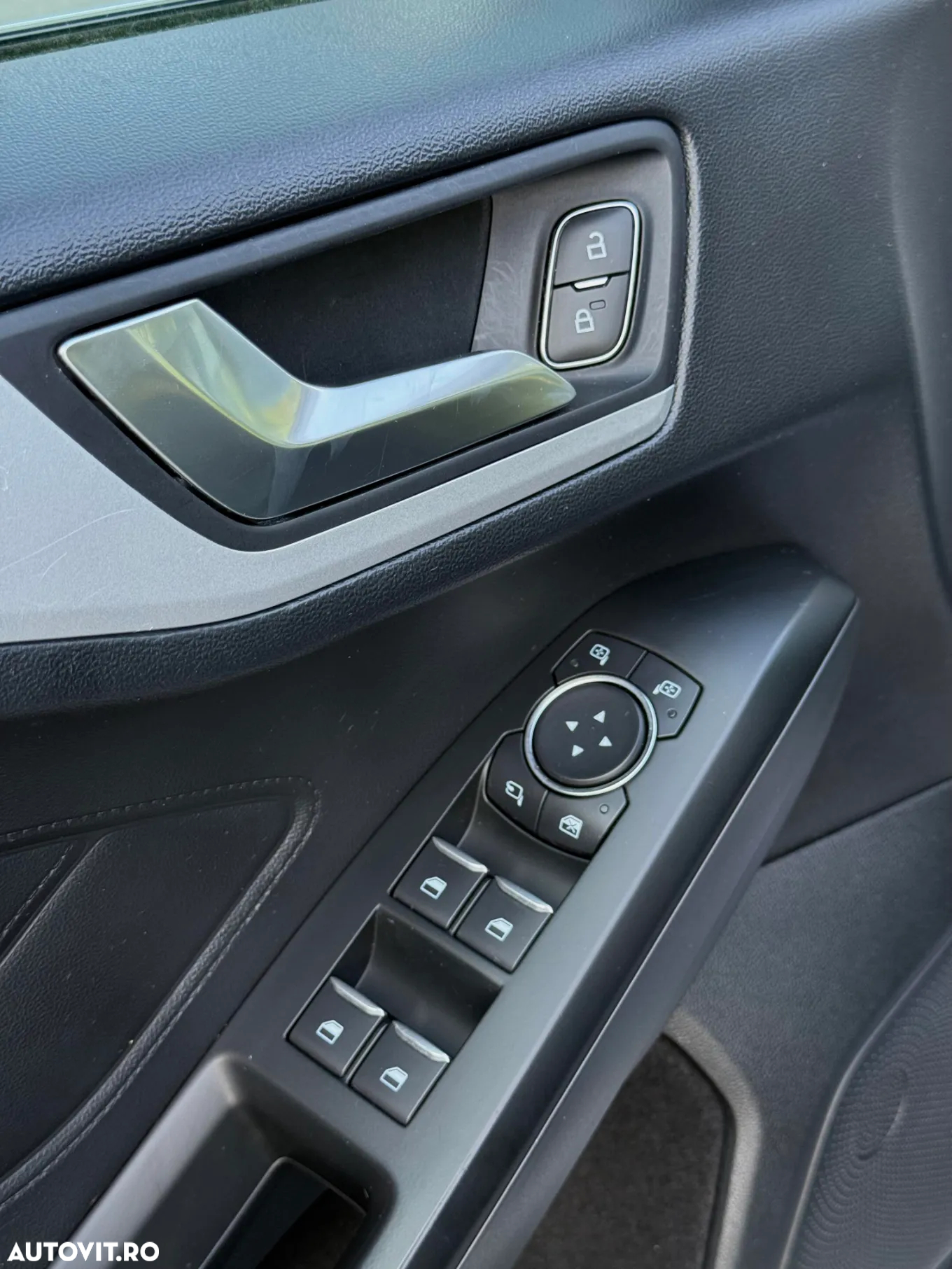 Ford Focus 1.0 EcoBoost Trend Edition - 26